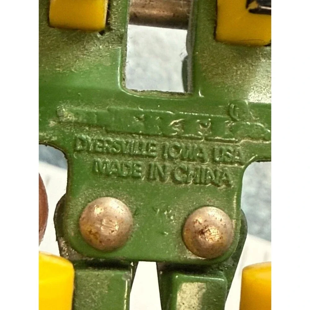 Vintage 1/64 ERTL John Deere 7200 12-Row Planter Frame (READ)